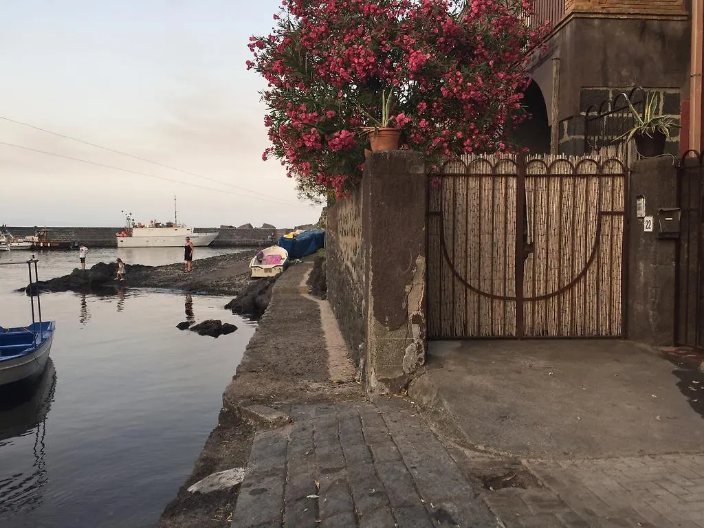 度假居 阿奇雷亚莱La Barca Di Pozzillo别墅